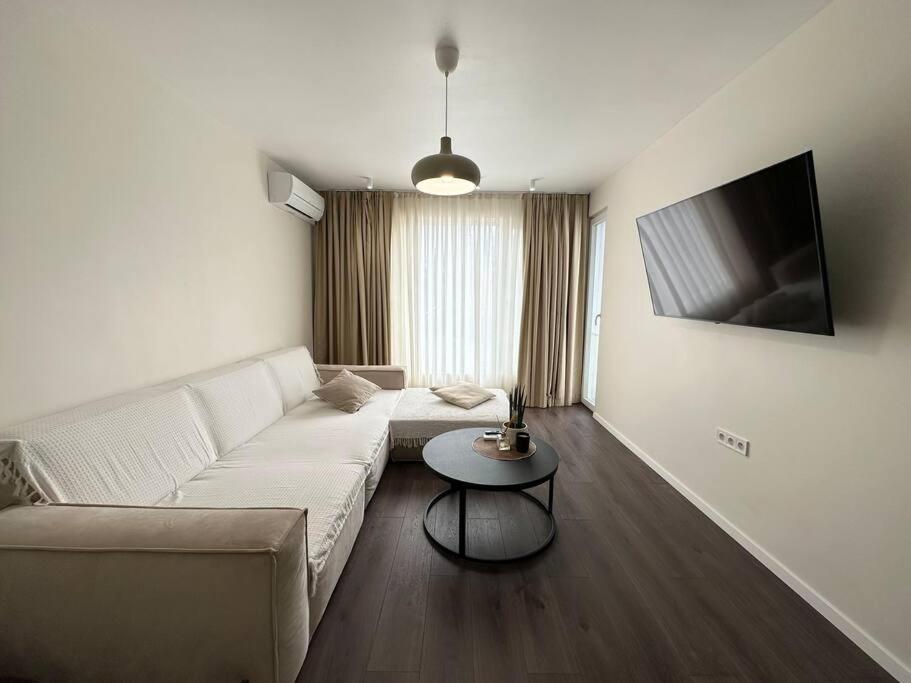 New Luxury Furnished Apartment - Beach, Varna Center & Fast Wi-Fi Exterior photo