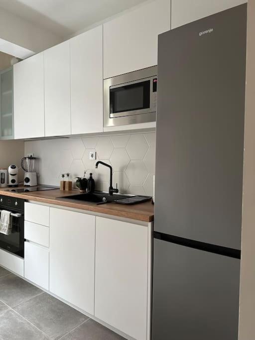 New Luxury Furnished Apartment - Beach, Varna Center & Fast Wi-Fi Exterior photo